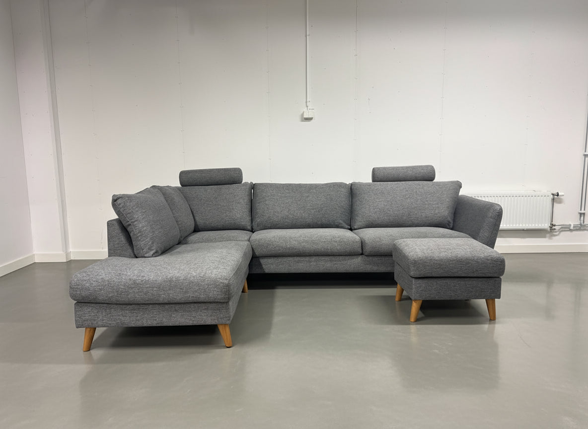 Stilren hörnsoffa (fotpall ingår)