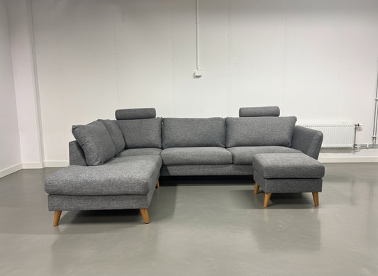 Stilren hörnsoffa (fotpall ingår)